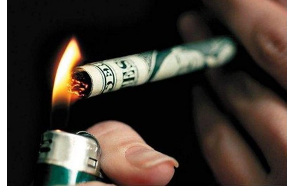 Bonus Demografi Indonesia Terancam Lenyap bersama Asap Rokok