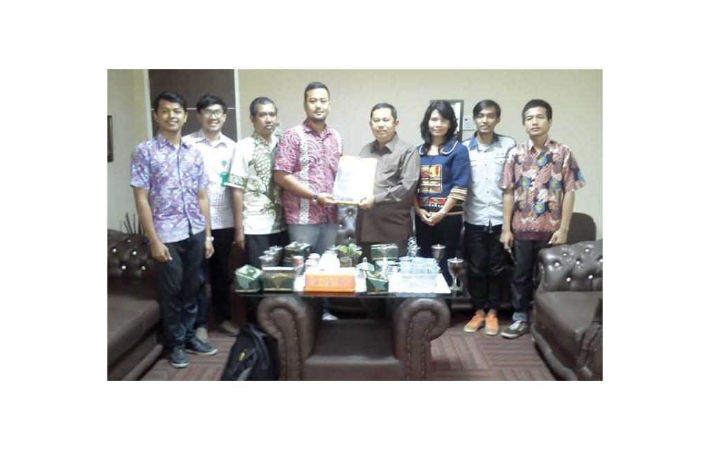 Walikota Diminta Larang Reklame Rokok