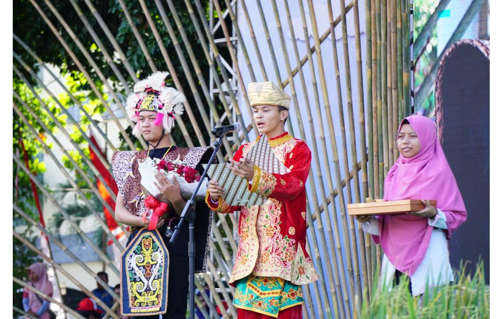 Penyerahan 11.000 surat dukungan untuk Presiden Aksesi FCTC