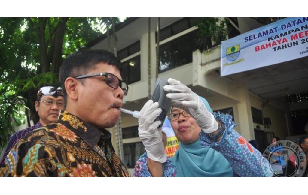 Tim Kampanye Bahaya Rokok Cek Kandungan Monoksida 2.000 Warga