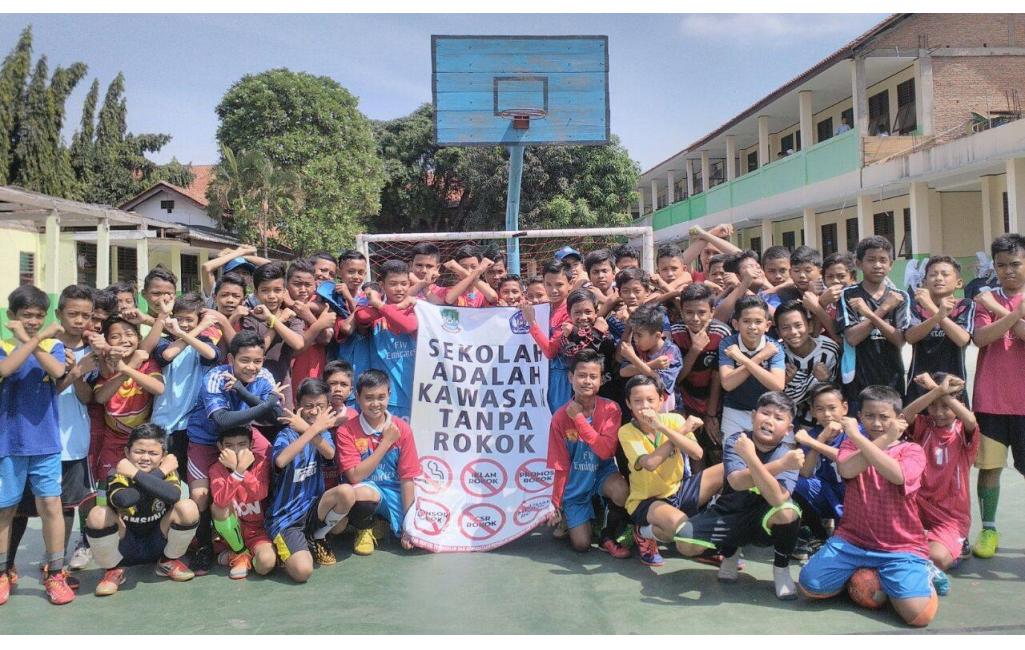 Saat Anak Sekolah Menolak Sekolah Mereka Jadi Target Industri Rokok