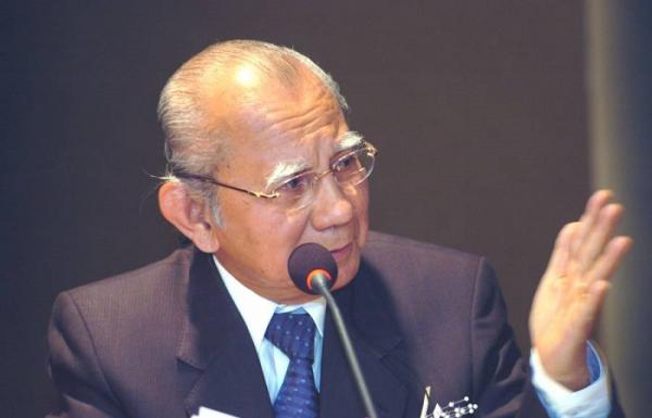 Emil Salim: Industri Rokok Sasar Anak Muda