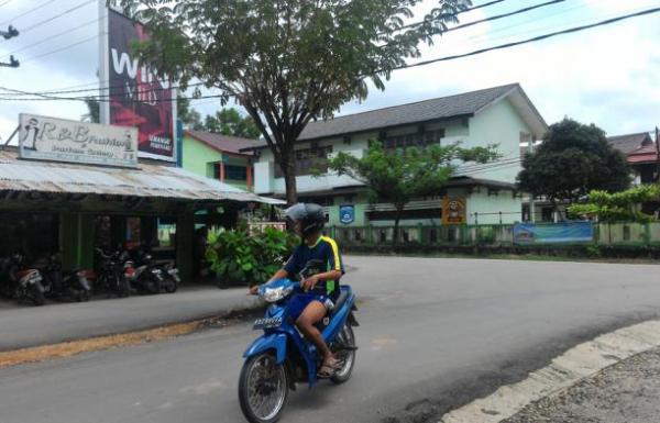 Langgar Konvensi Hak Anak, Iklan Rokok Terpampang di SMPN1 Sekadau